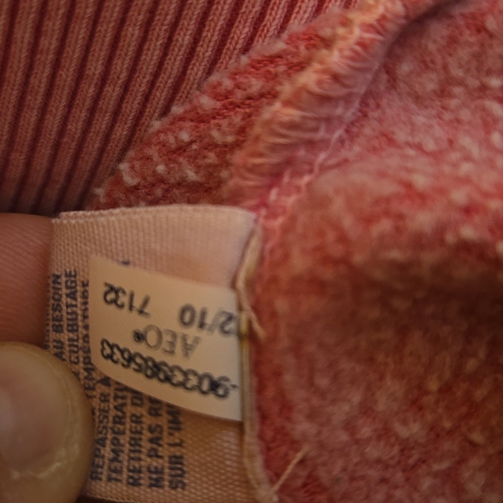 Mid 2K American Eagle beachy hoodie - Picture 8 of 8